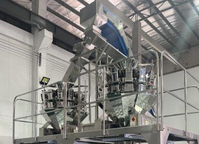 elevador alimentando dos multicabezales